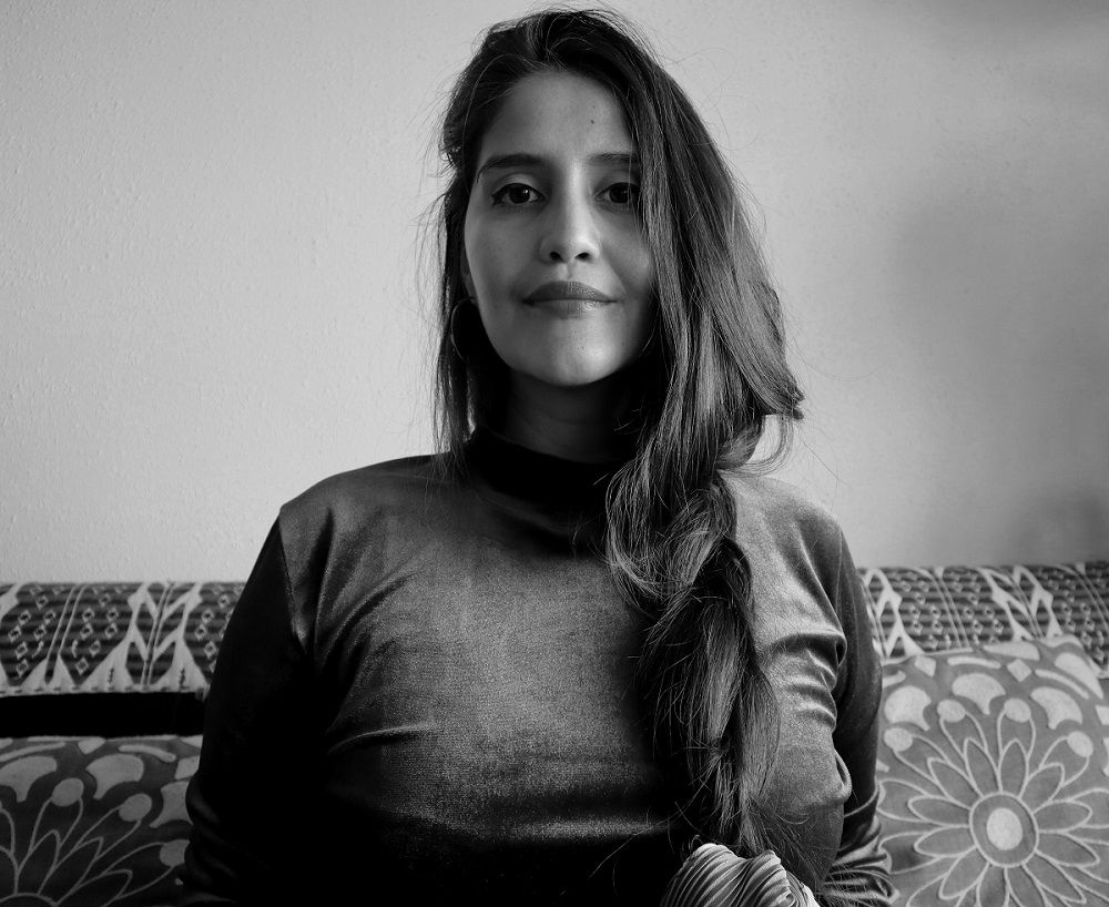 Desde el fondo de las ruinas, hay una voz que grita y grita