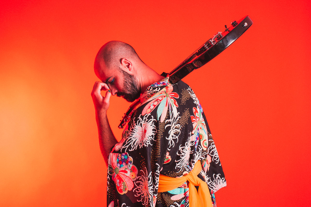 Juan Farré articula lo político y lo íntimo en «Segunda foto al mundo»