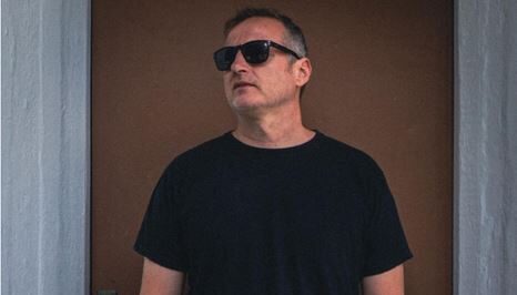 Leo Road anticipa su sexto álbum con «Planeta Gris»