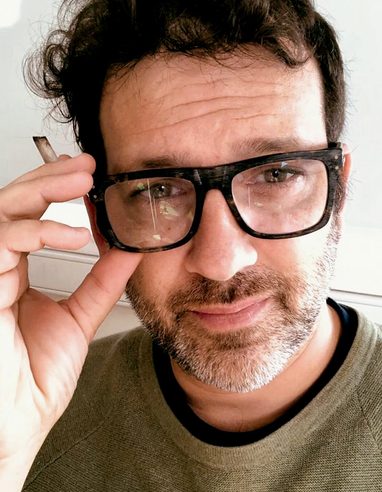 Garcés compone una novela personal y política sobre el país